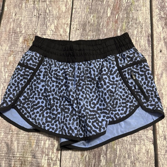 Lululemon Tracker Shorts - Picture 3 of 9